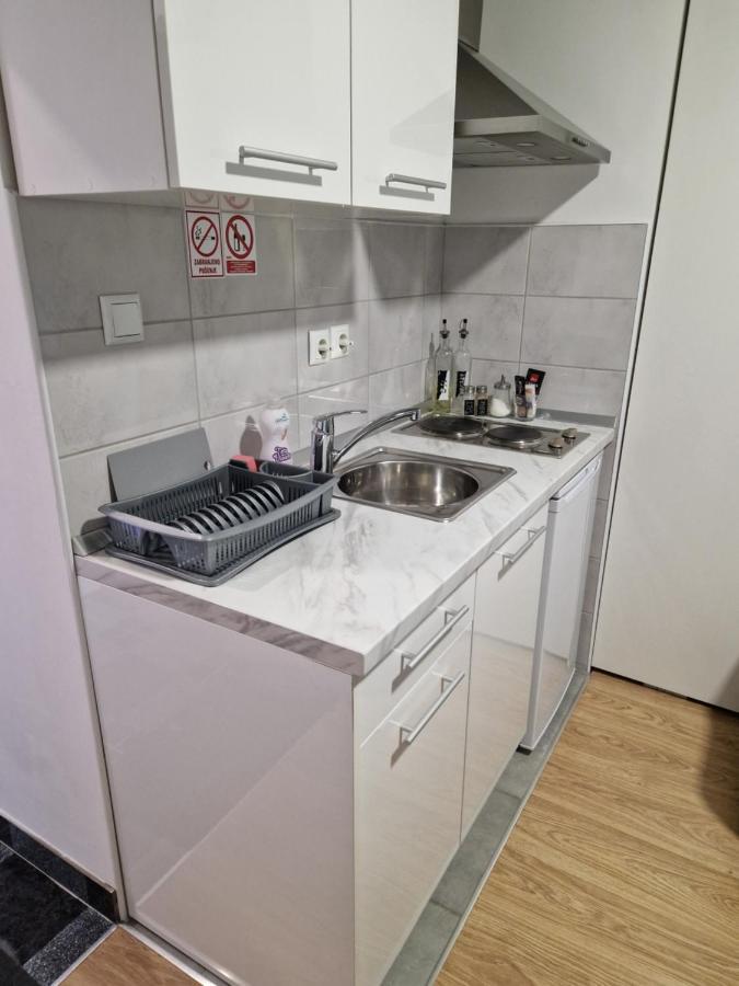 Apartment Mavero-Free Private Parking Загреб Екстер'єр фото